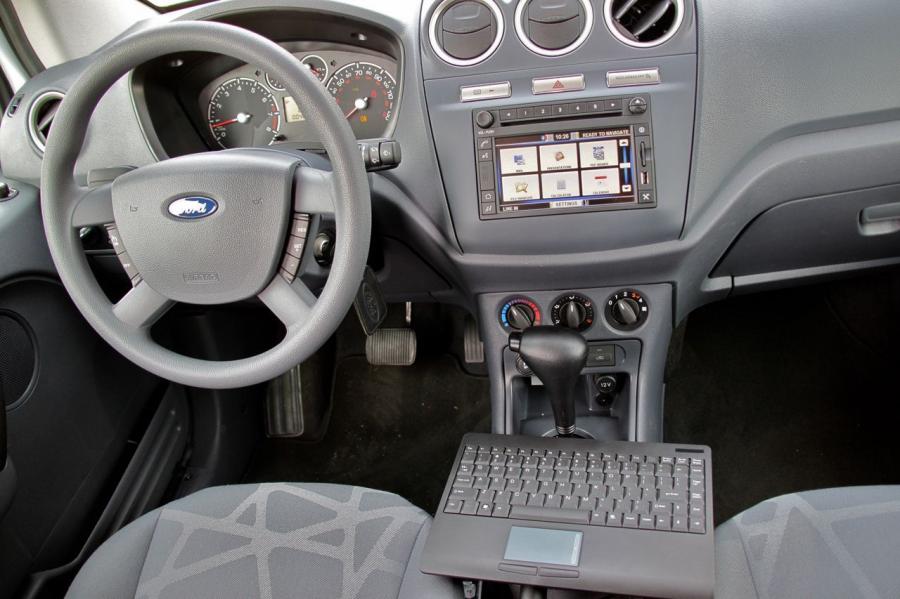  Ford Transit Connect 2010 года  (фото 22 из 109)